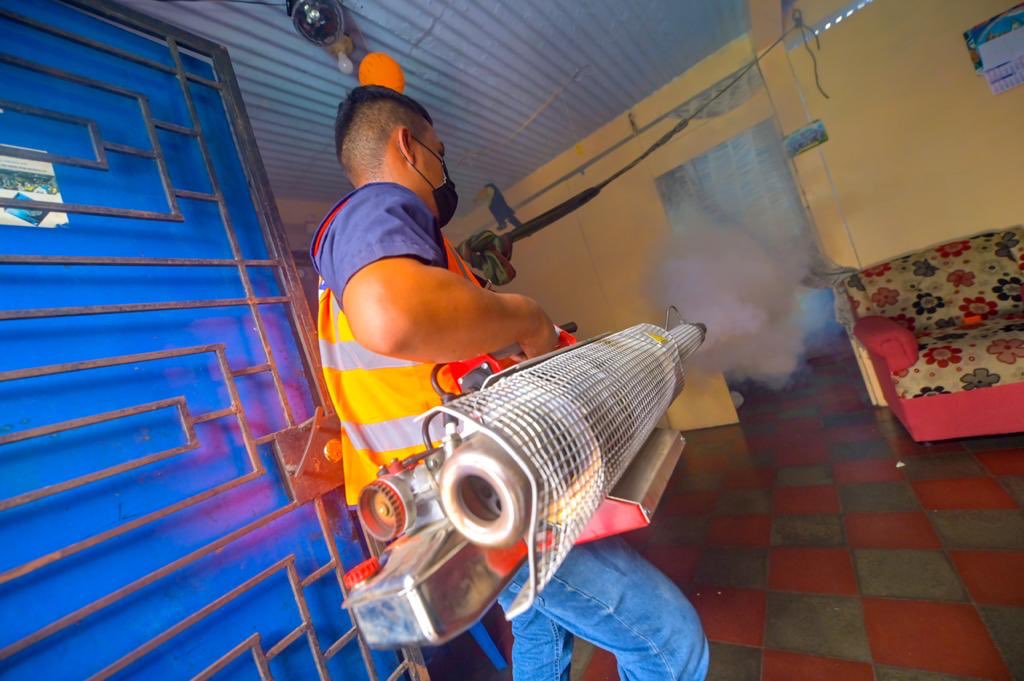 Por tercer día consecutivo, alcaldía de San Salvador fumiga comunidades para erradicar presencia del zancudo por-tercer-dia-consecutivo-alcaldia-de-san-salvador-fumiga-comunidades-para-erradicar-presencia-del-zancudo